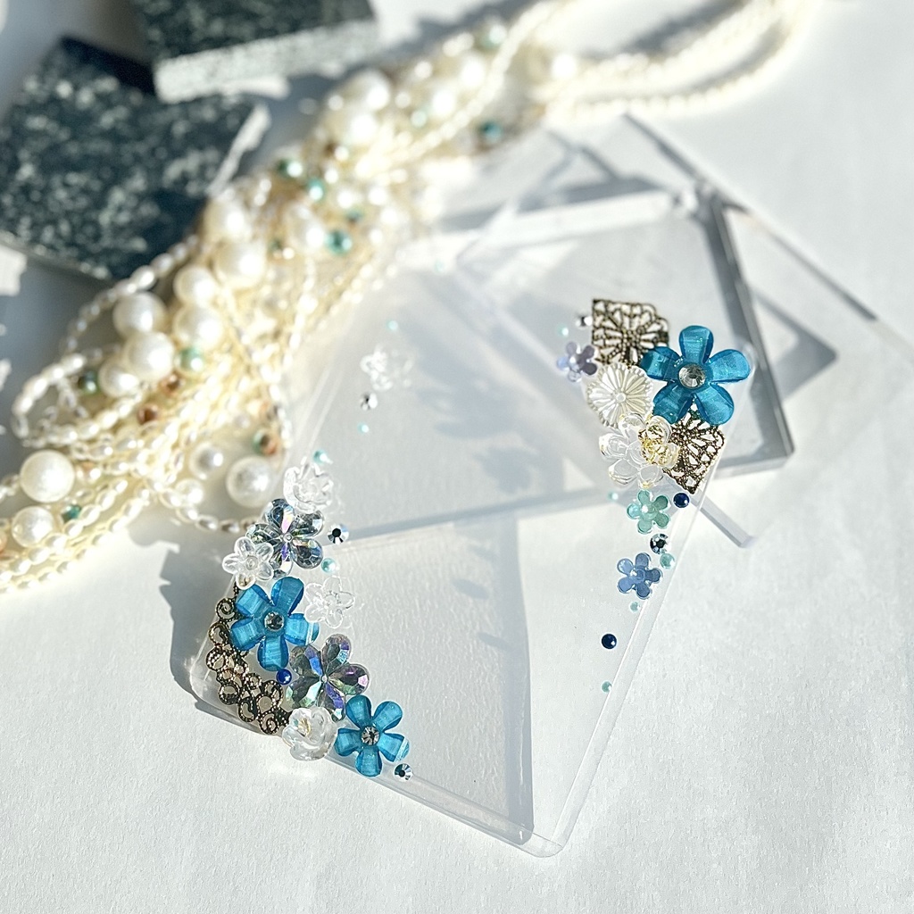 トレカケースデコ B8 硬質ケース ビジュー フラワー クリア ブルー パール 青 ゴールド ストーン 花びら 透明 フォトフレーム カードケースデコ 推し活 ヲタ活 プレゼント