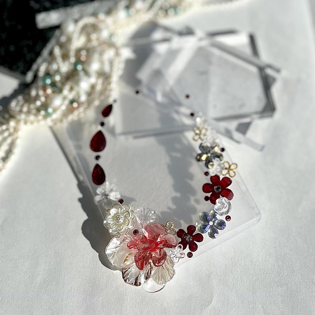 トレカケースデコ B8 硬質ケース ビジュー フラワー レッド 赤 パール クリア パール ゴールド ストーン 花びら 透明 フォトフレーム カードケースデコ 推し活 ヲタ活