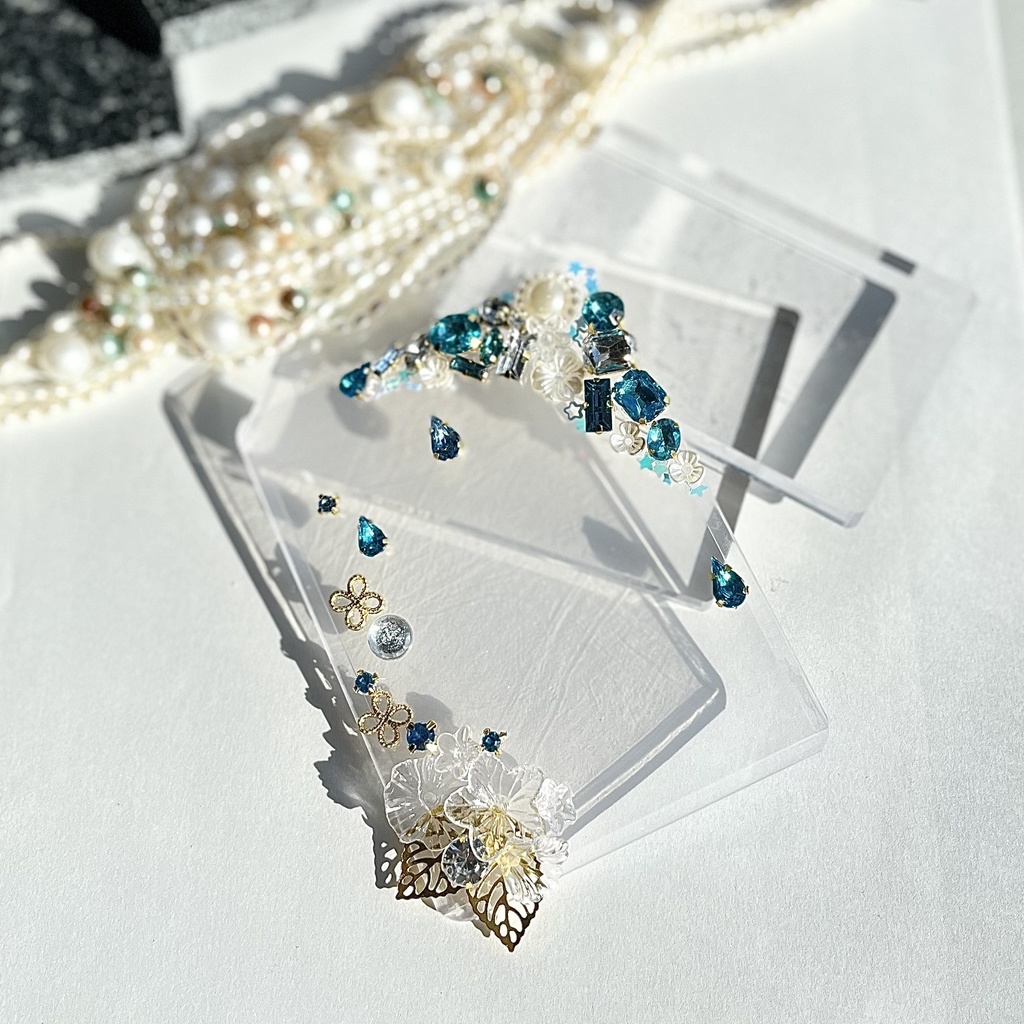 トレカケースデコ B8 硬質ケースデコ 花 パール クリア ラインストーン ブルー 青 アクア ビジュー フラワー チェーン フォトフレーム カードケースデコ 推し活 ヲタ活 プレゼント