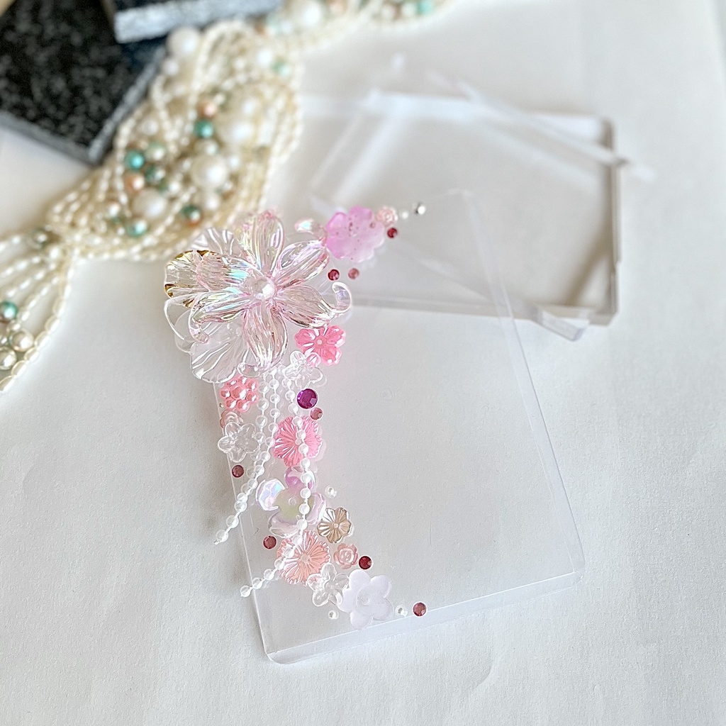 トレカケースデコ B8 硬質ケース ビジュー フラワー ピンク クリア パール ゴールド ストーン 花びら 透明 フォトフレーム カードケースデコ 推し活 ヲタ活 プレゼント