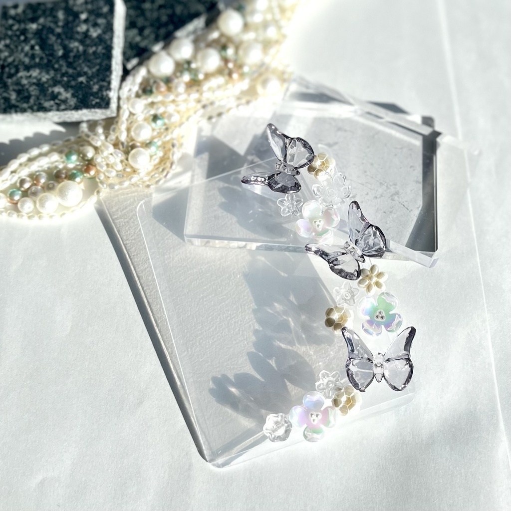 トレカケースデコ B8 硬質ケース ビジュー フラワー 蝶 ブラック クリア ホワイト 花びら バタフライ 黒 透明 フォトフレーム カードケースデコ 推し活 ヲタ活 プレゼント