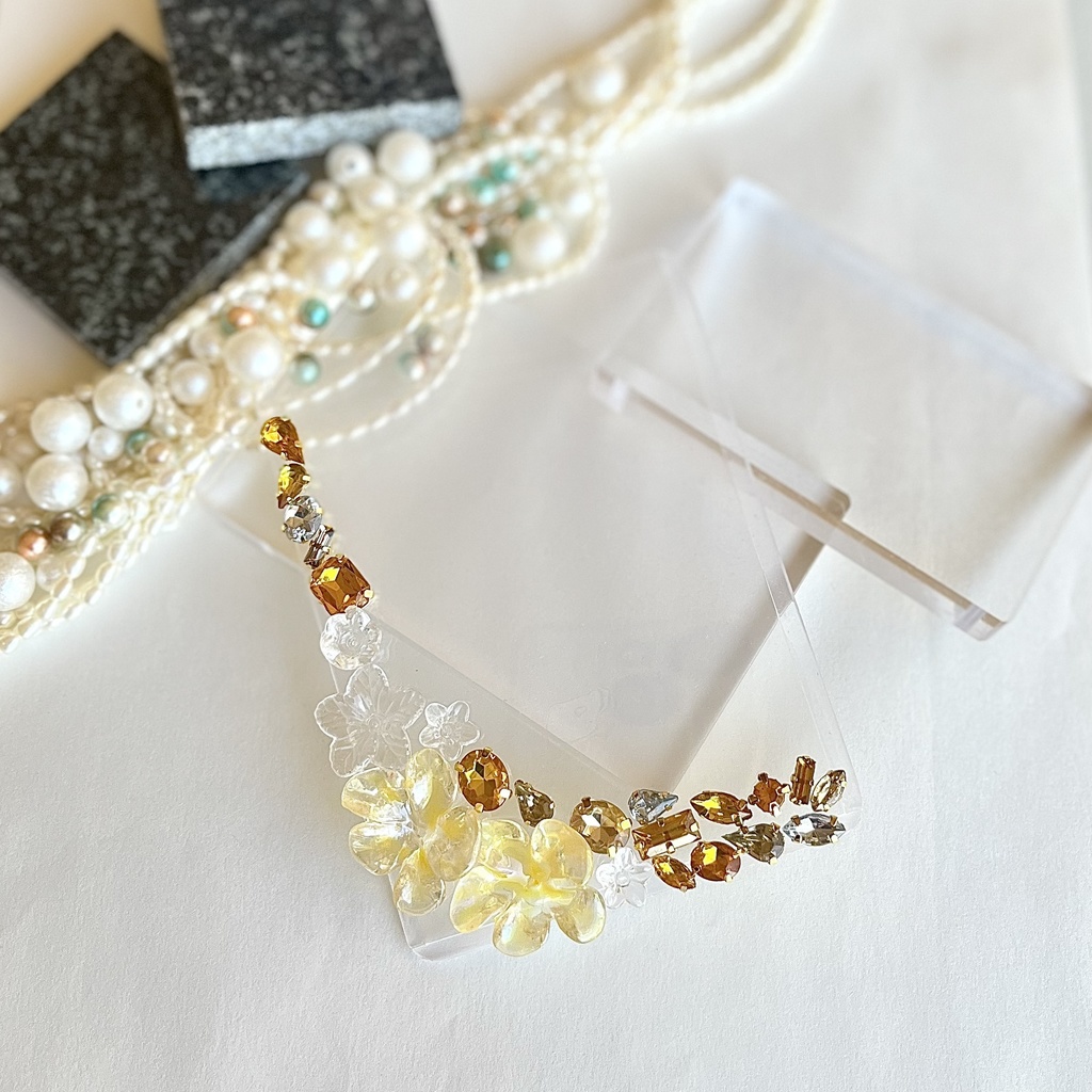 トレカケースデコ B8 硬質ケース イエロー 黄色 ビジュー フラワー ストーン クリア アイシェイプ 雫 ゴールド フォトフレーム カードケースデコ 推し活 ヲタ活 プレゼント