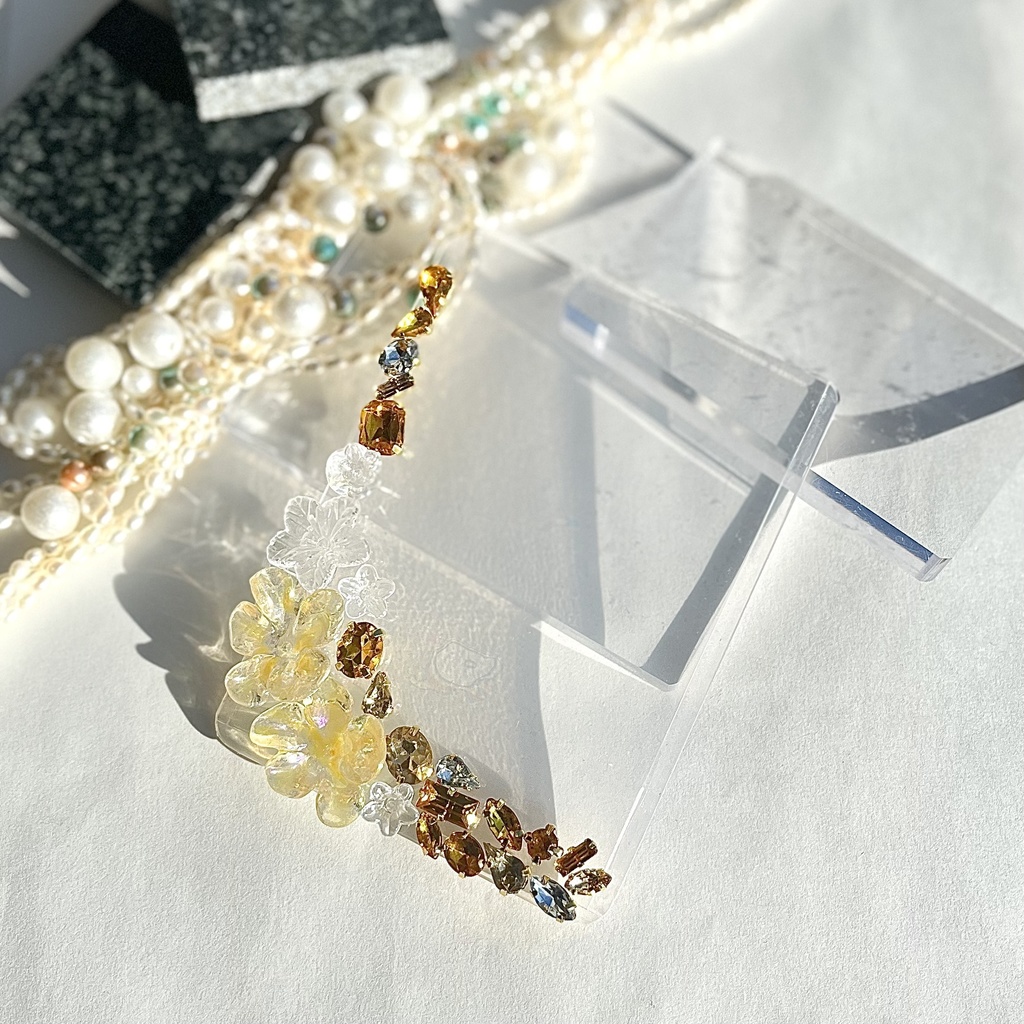 トレカケースデコ B8 硬質ケース イエロー 黄色 ビジュー フラワー ストーン クリア アイシェイプ 雫 ゴールド フォトフレーム カードケースデコ 推し活 ヲタ活 プレゼント