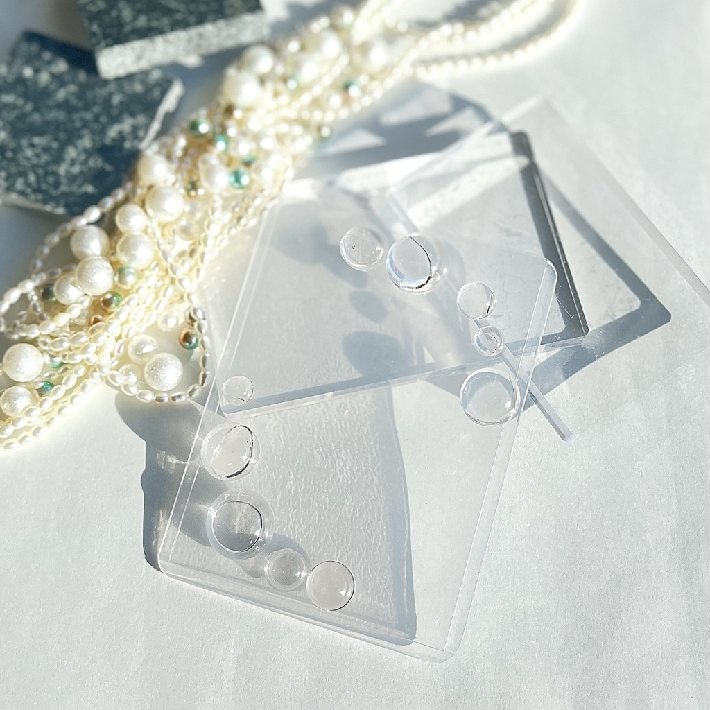 トレカケースデコ B8 硬質ケースデコ 花 クリア 半球 丸 シャボン玉 泡 透明 アクア 水面 フラワー 花 レジン フォトフレーム カードケースデコ 推し活 ヲタ活 プレゼント