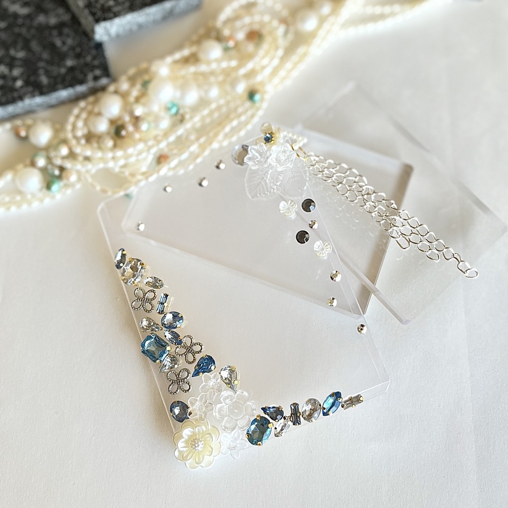 トレカケースデコ B8 硬質ケースデコ 花 パール シルバー ラインストーン ブルー 青 アクア ビジュー フラワー チェーン フォトフレーム カードケースデコ 推し活 ヲタ活 プレゼント