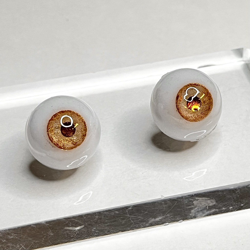 ドールアイ 18mm / 9mm  ペールオレンジ レジンアイ ハンドメイド