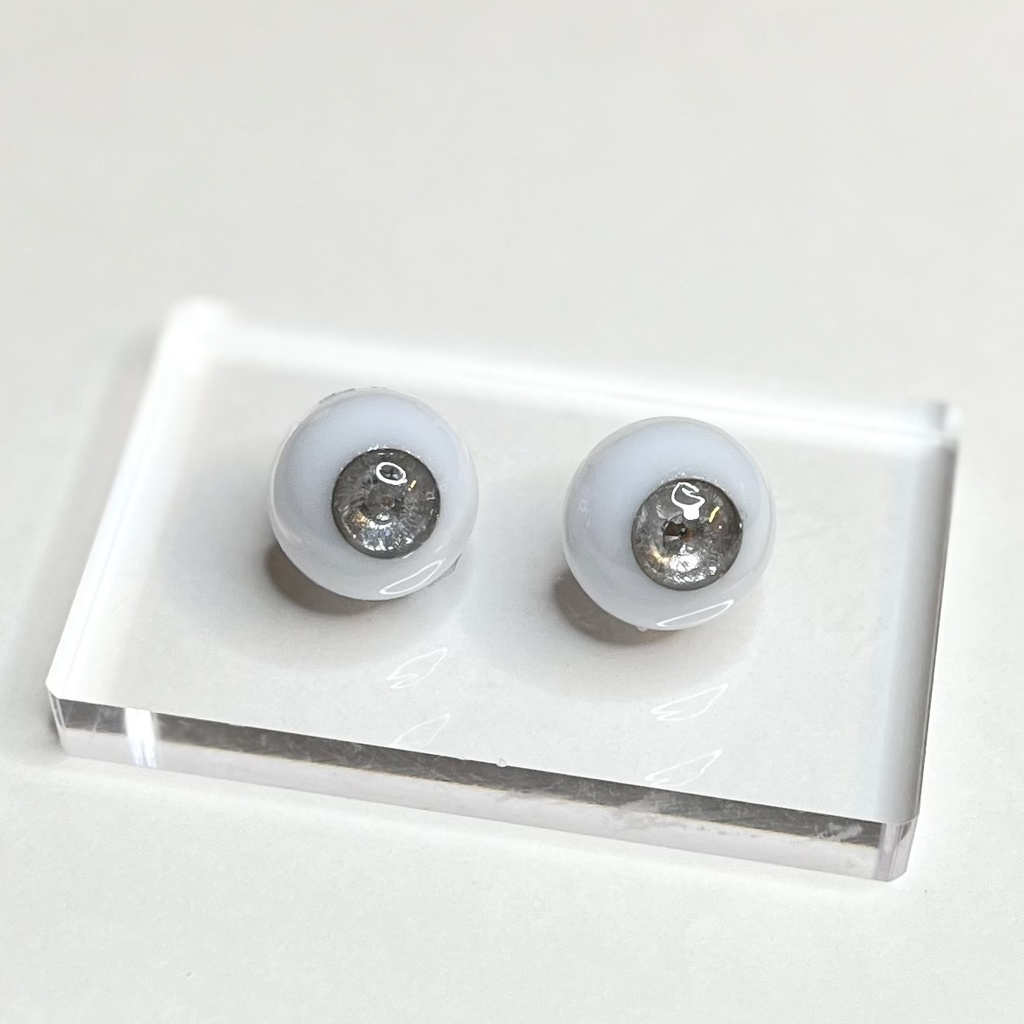 ドールアイ 20mm / 10mm 白銀 ホワイトシルバー レジンアイ ハンドメイド