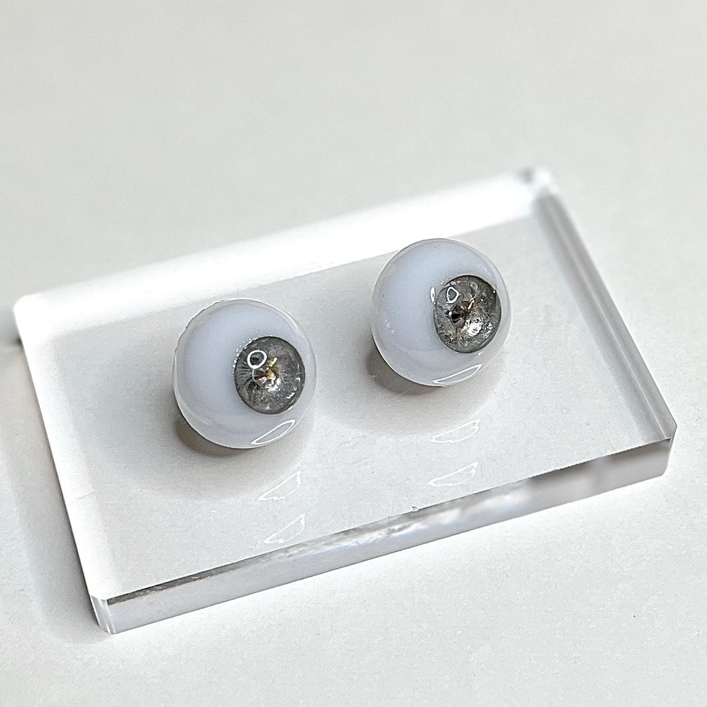 ドールアイ 20mm / 10mm 白銀 ホワイトシルバー レジンアイ ハンドメイド