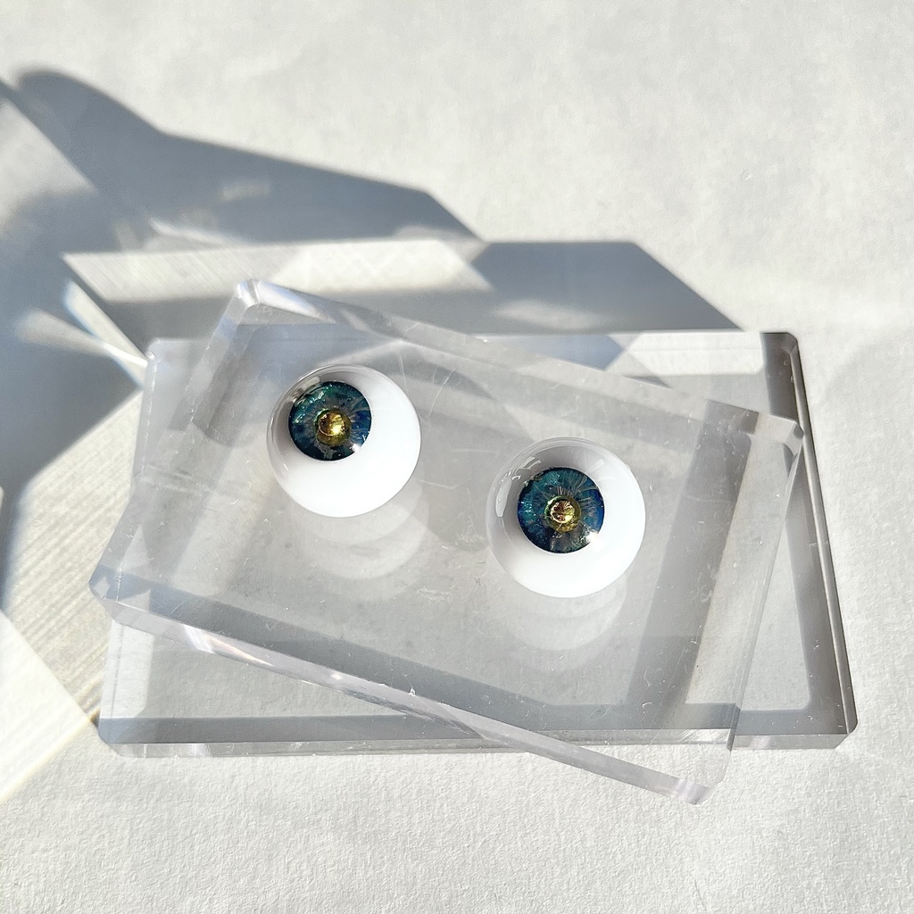 ドールアイ 20mm / 11mm グリーンフラッシュ レジンアイ ハンドメイド 0015