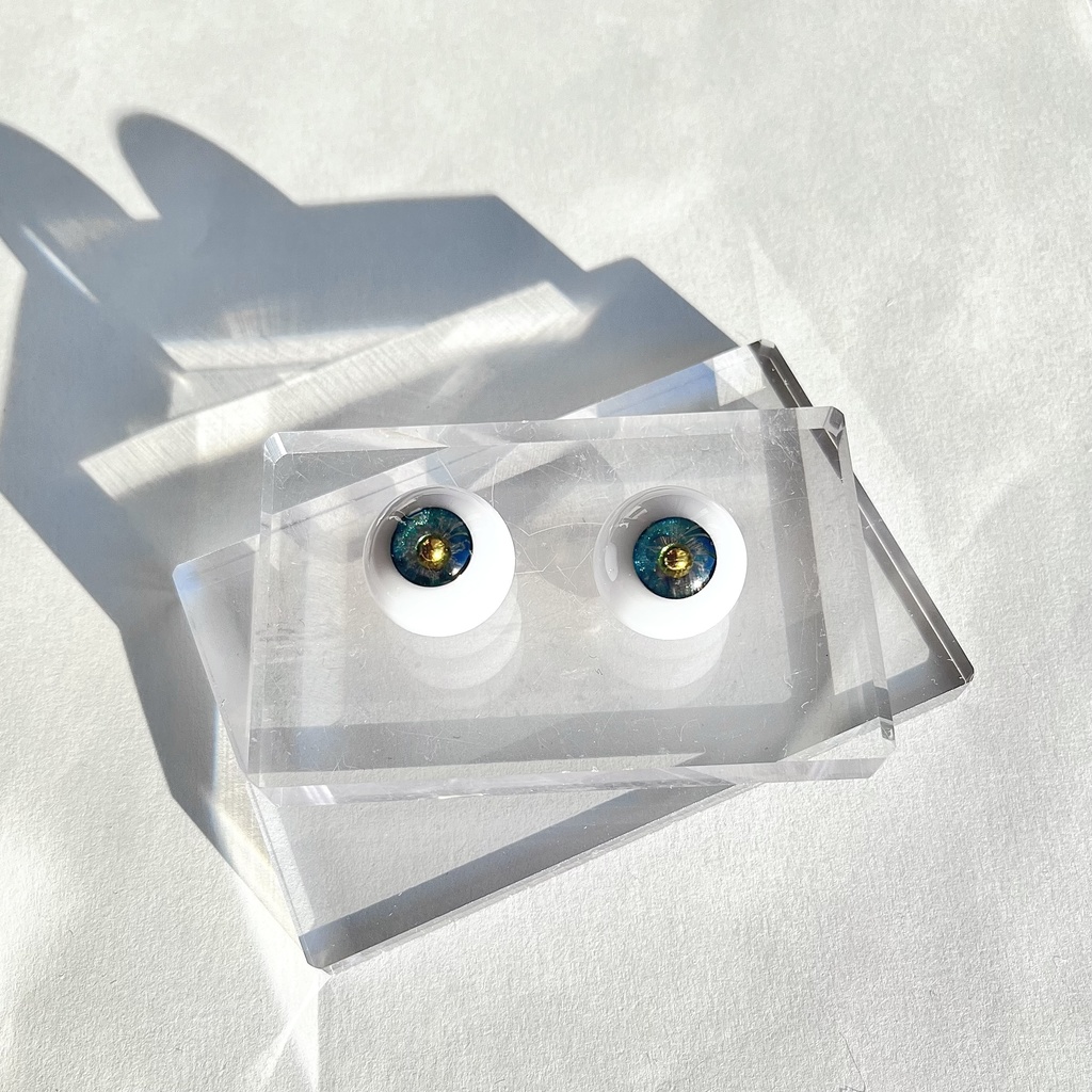 ドールアイ 20mm / 11mm グリーンフラッシュ レジンアイ ハンドメイド 0015