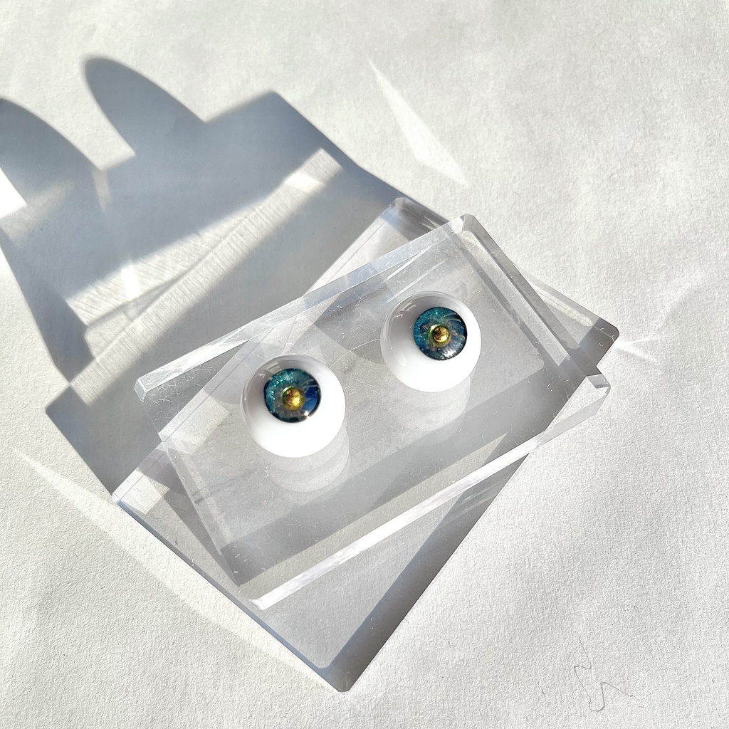 ドールアイ 20mm / 11mm グリーンフラッシュ レジンアイ ハンドメイド 0015