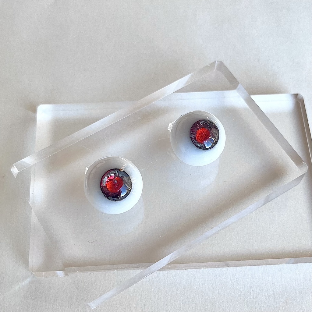 ドールアイ 18mm / 9mm ガーネット レジンアイ ハンドメイド 0021