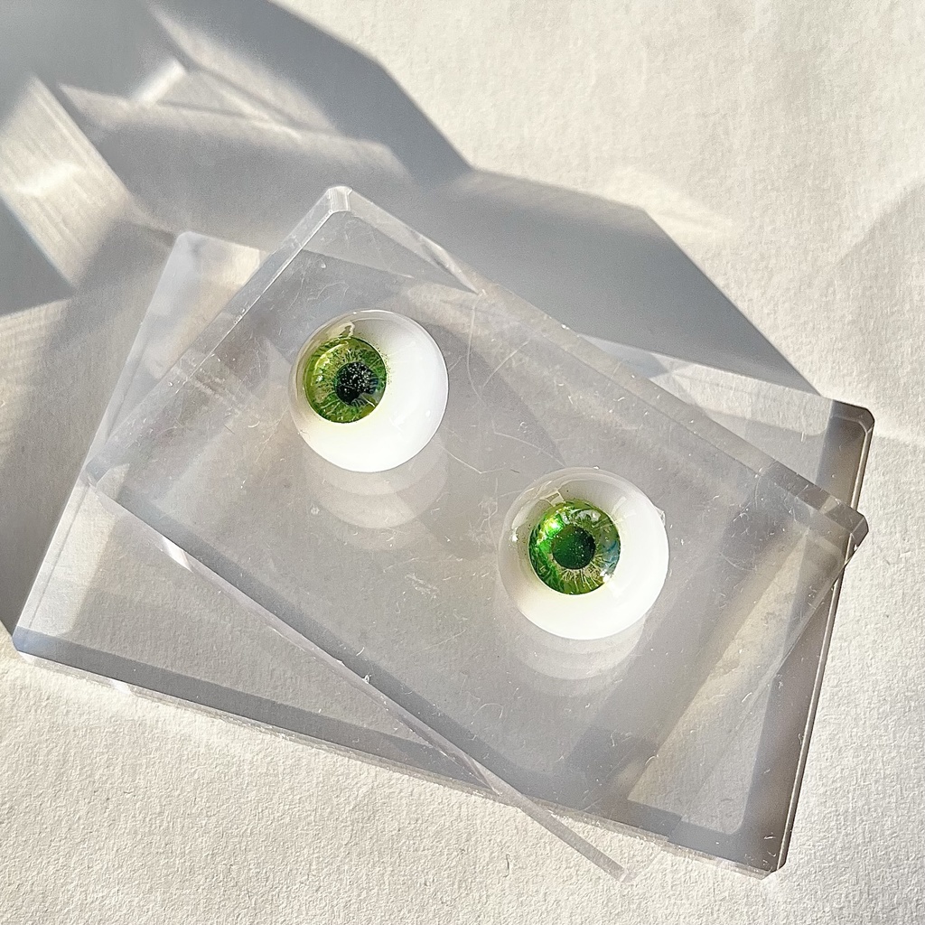 ドールアイ 20mm / 11mm ツァボライト レジンアイ ハンドメイド 0023