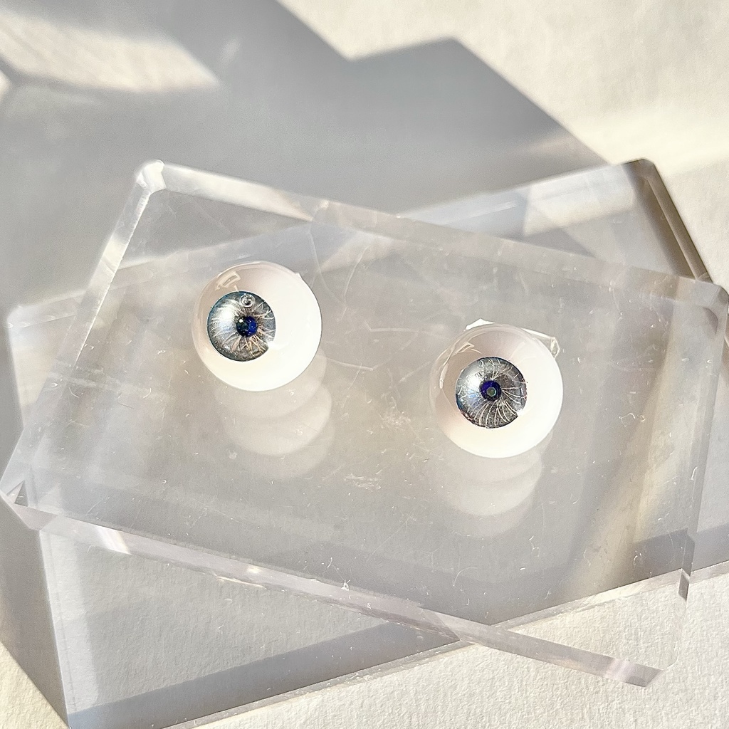ドールアイ 16mm / 8mm    グレースピネル レジンアイ ハンドメイド 0026