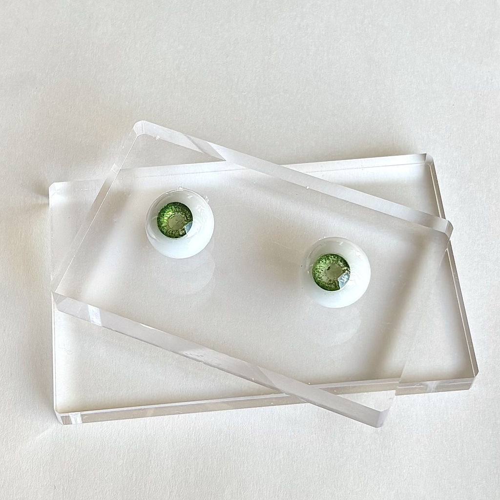 ドールアイ 16mm / 8mm old green レジンアイ ハンドメイド 0033