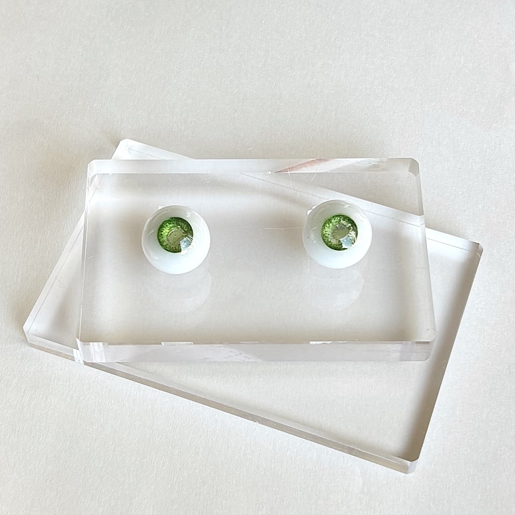 ドールアイ 16mm / 8mm old green レジンアイ ハンドメイド 0033
