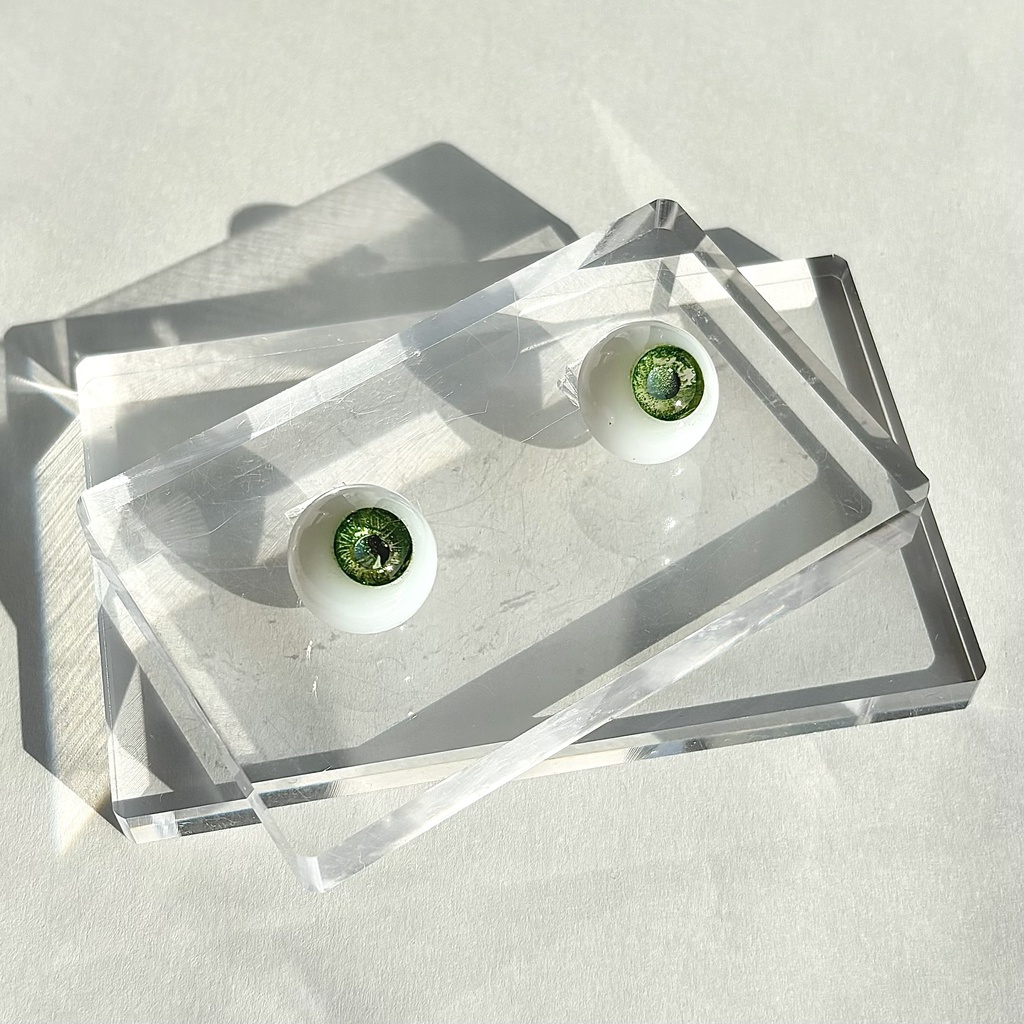 ドールアイ 16mm / 8mm old green レジンアイ ハンドメイド 0033