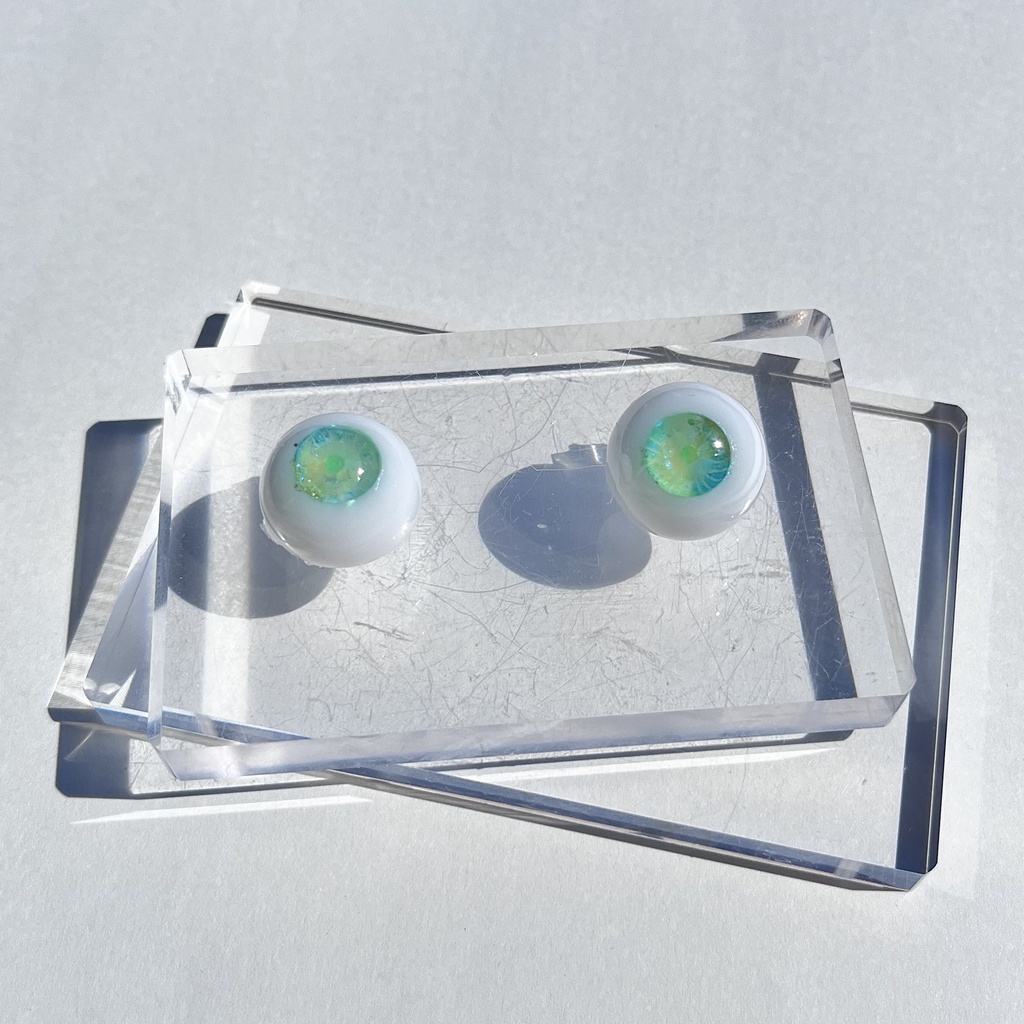 ドールアイ 18mm / 9mm ポップングリーンアイ レジンアイ ハンドメイド 0042