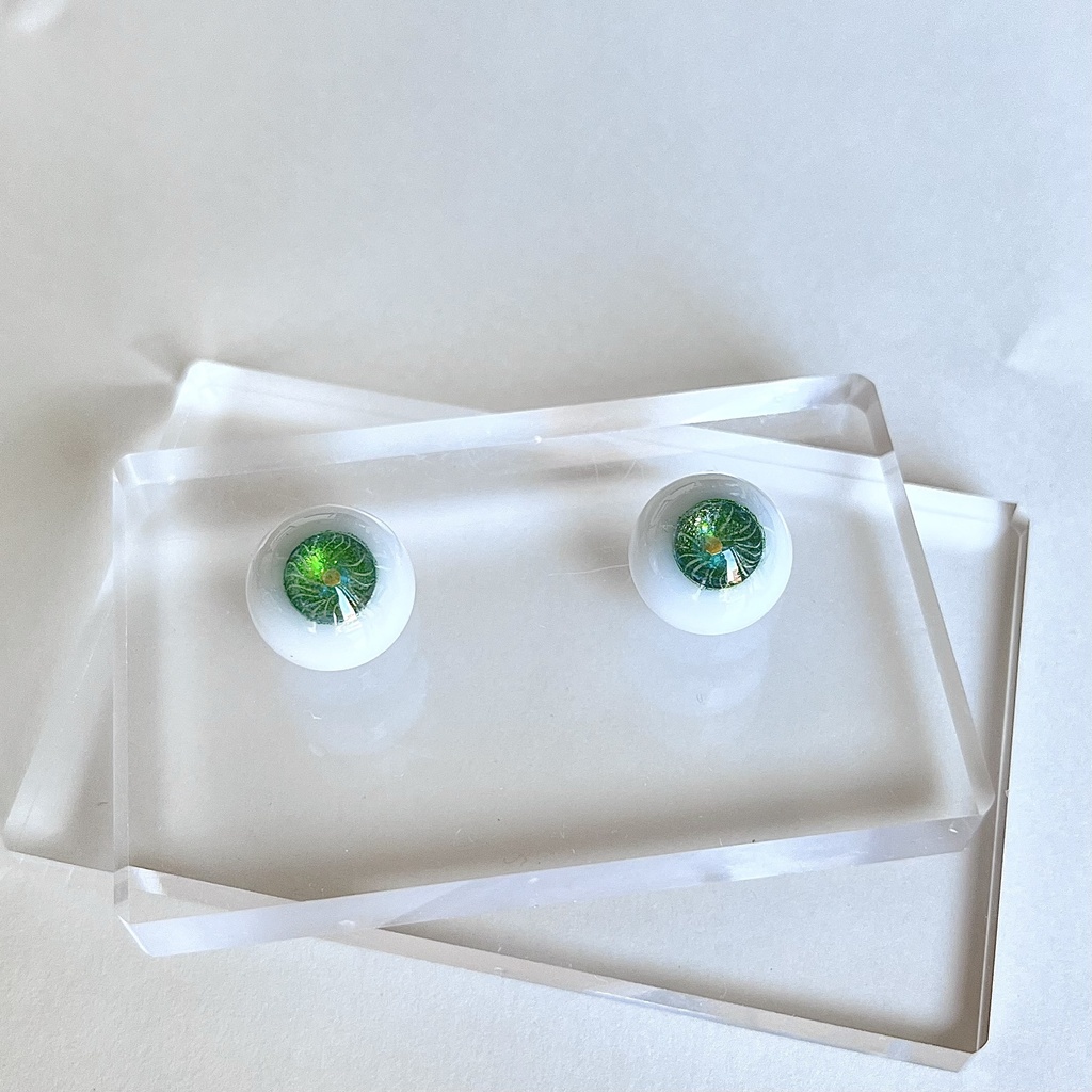 ドールアイ 16mm / 8mm   Chrome tourmaline      レジンアイ  0056