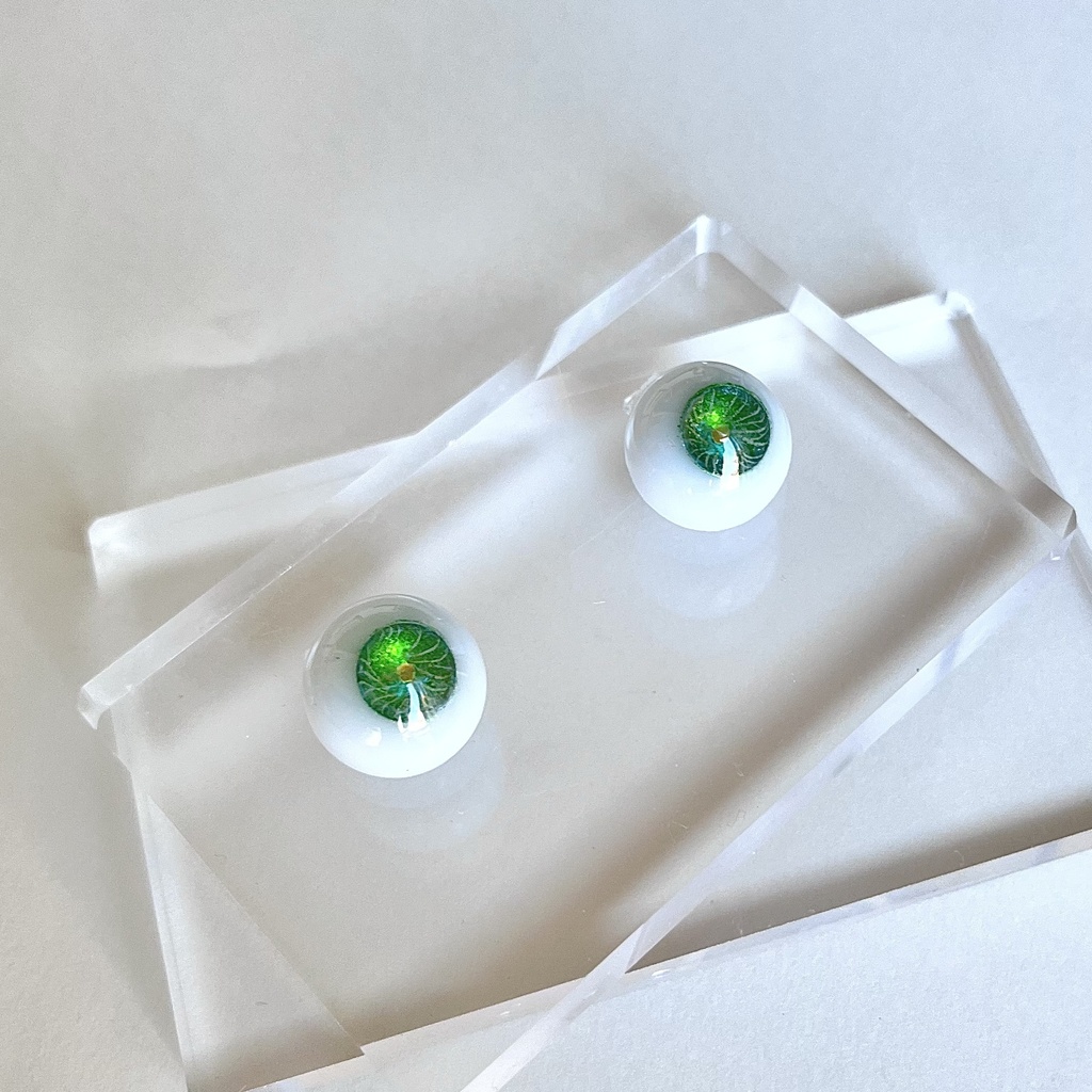 ドールアイ 16mm / 8mm   Chrome tourmaline      レジンアイ  0056