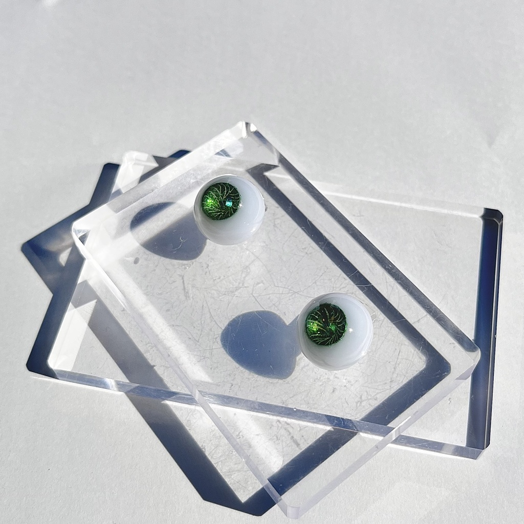ドールアイ 16mm / 8mm   Chrome tourmaline      レジンアイ  0056