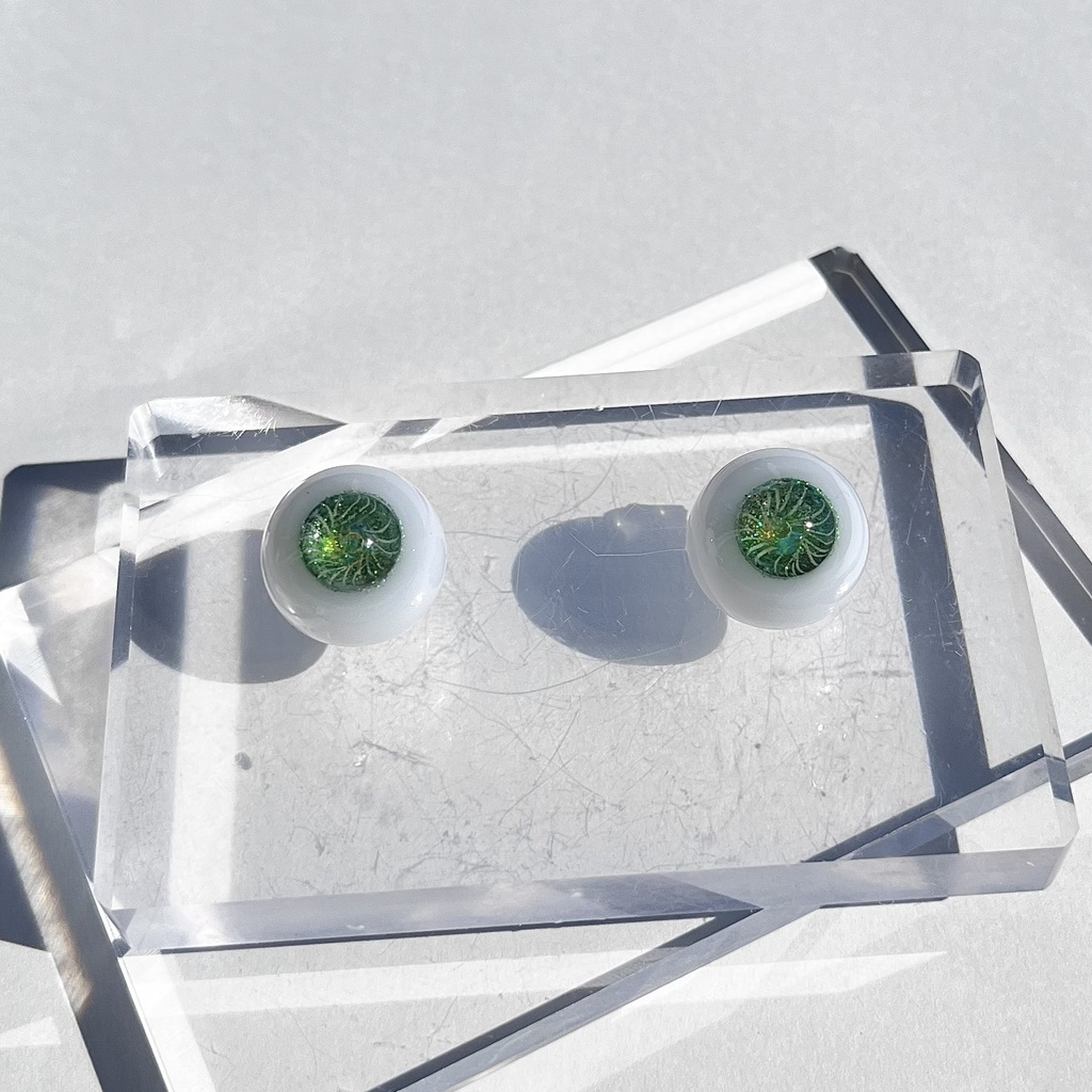 ドールアイ 16mm / 8mm   Chrome tourmaline      レジンアイ  0056