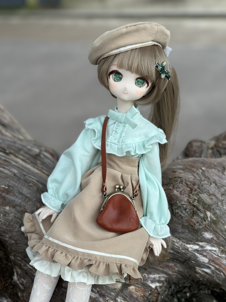 フリルブラウス