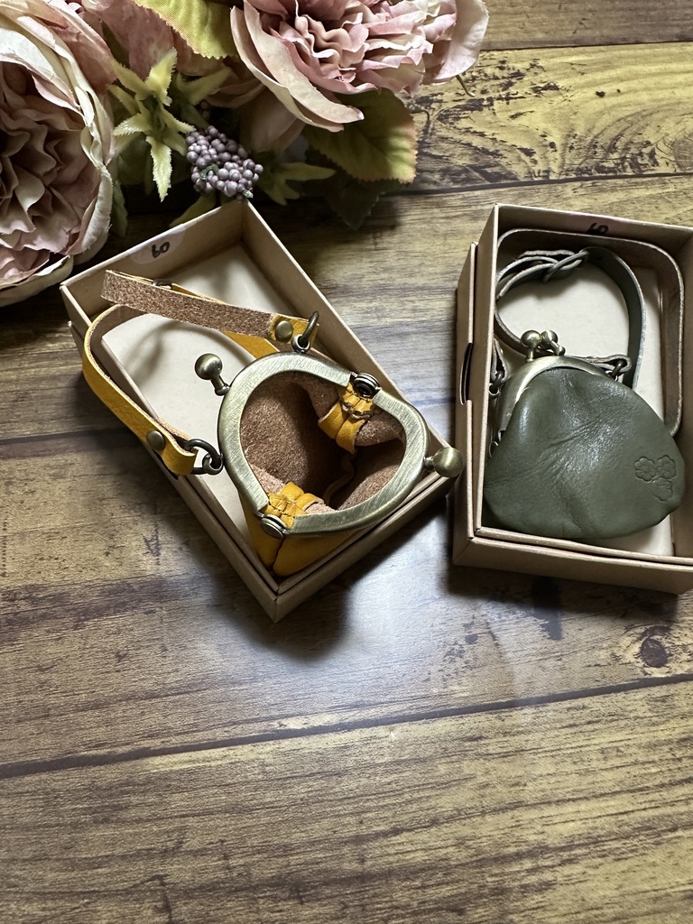 本革がま口ポシェット 60センチドール用