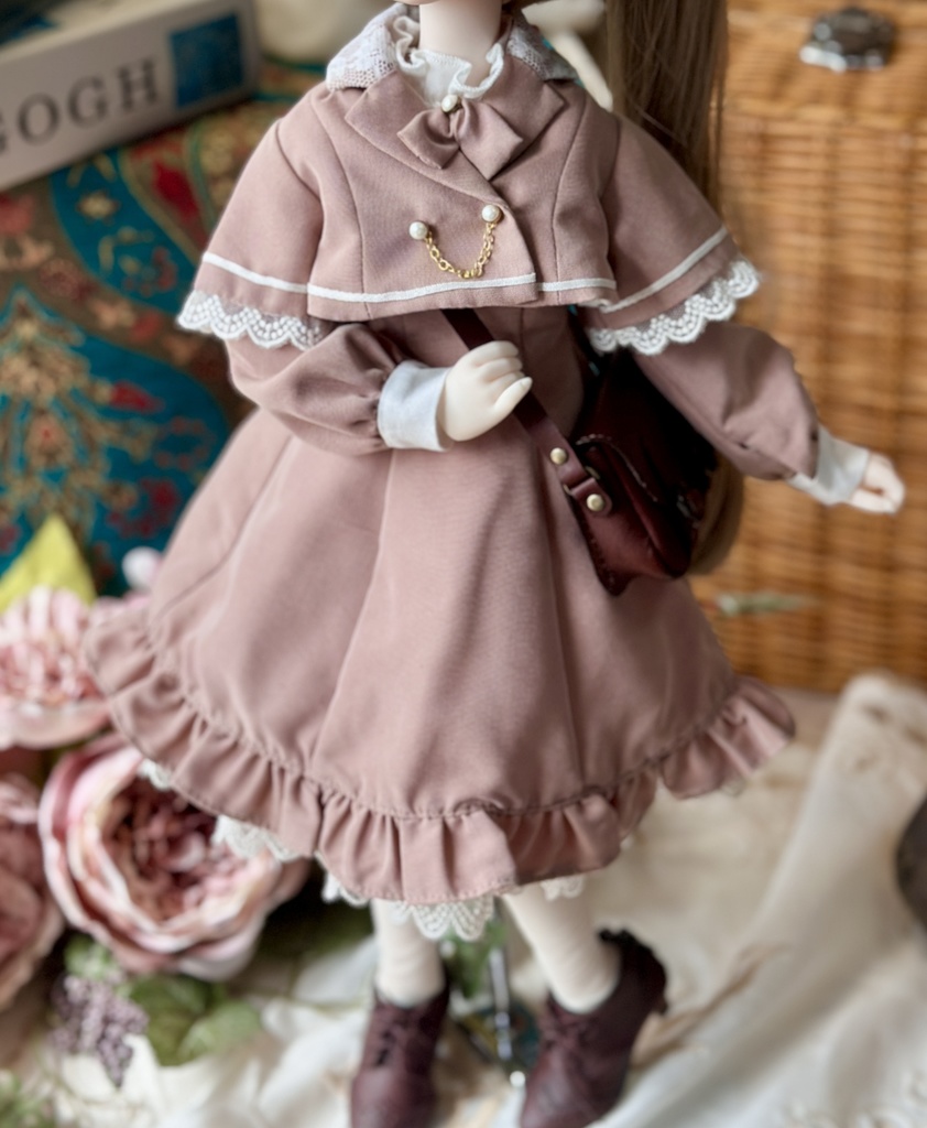 クラシカルケープジャケット