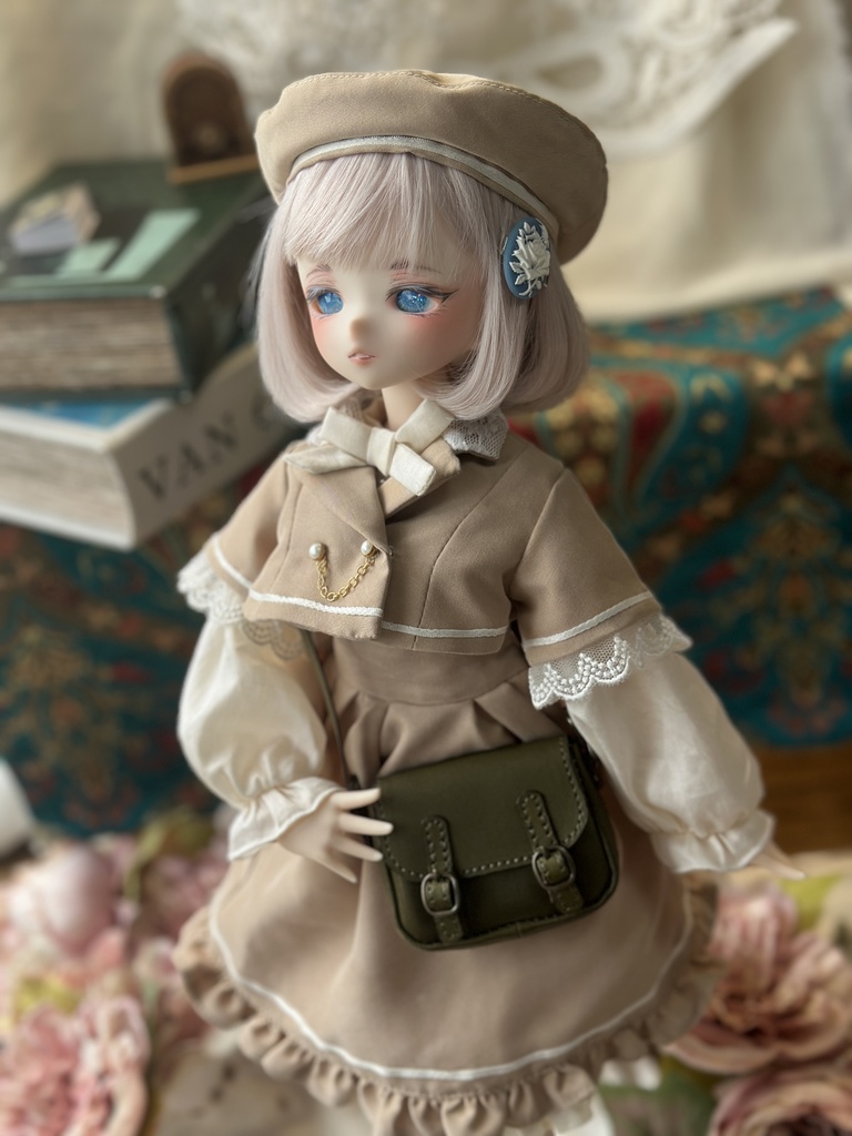 クラシカルケープジャケット