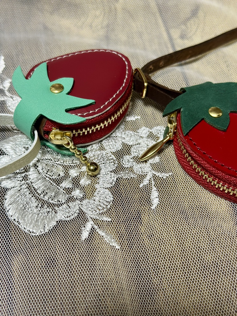本革いちごバック