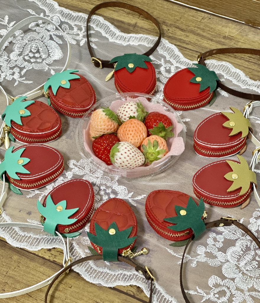 本革いちごバック