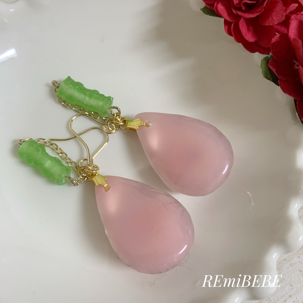 鬼滅の刃 竈門禰󠄀豆子モチーフ 立体竹付き ピアス(イヤリング)