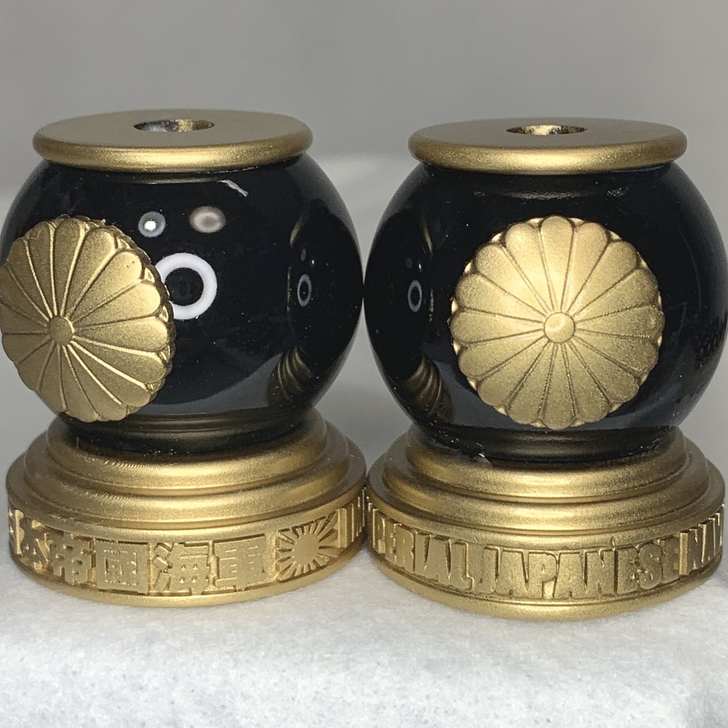 艦船模型用 飾り脚 菊花紋章 光沢黒・金塗装済 2本セット 1/350 & 1/700