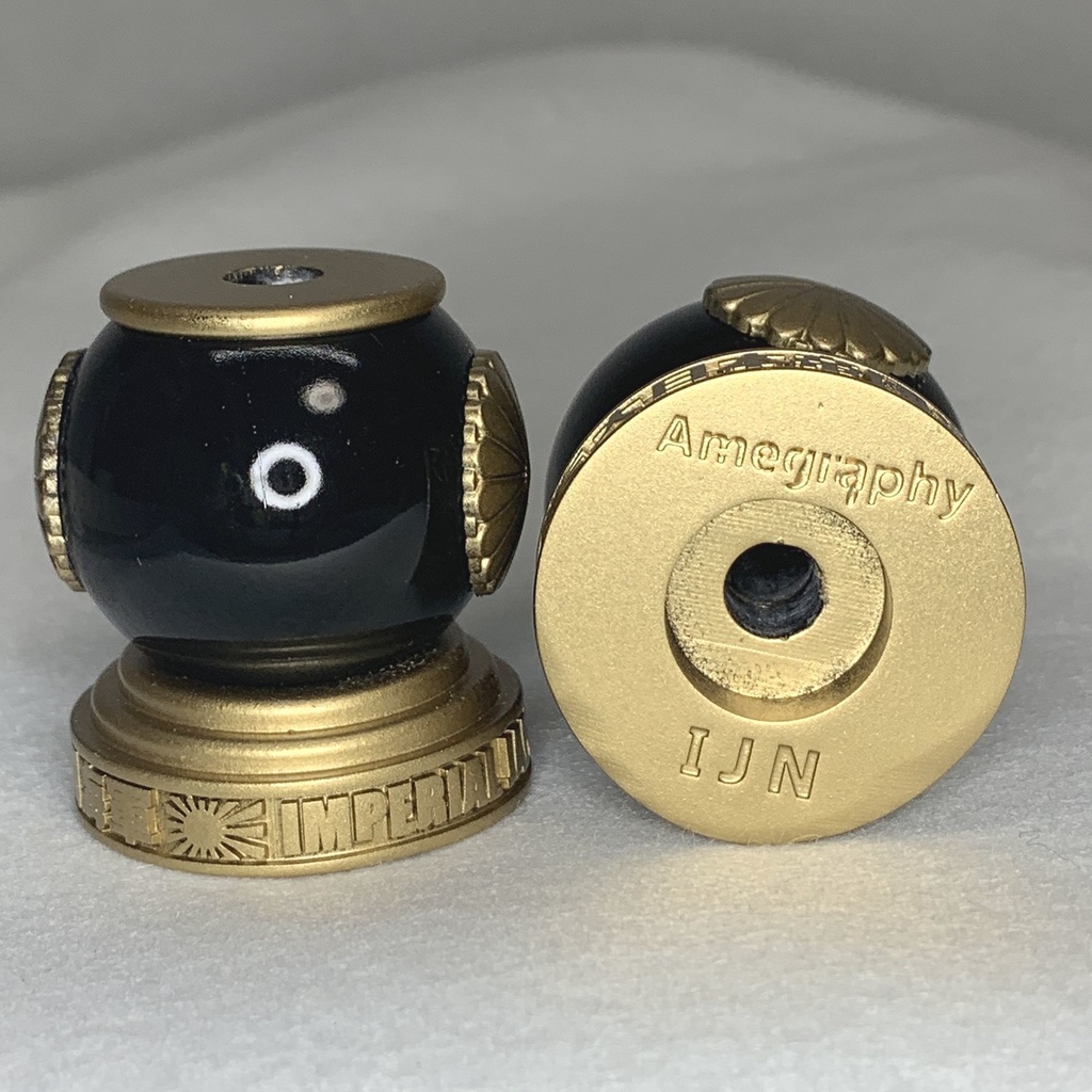 艦船模型用 飾り脚 菊花紋章 光沢黒・金塗装済 2本セット 1/350 & 1/700