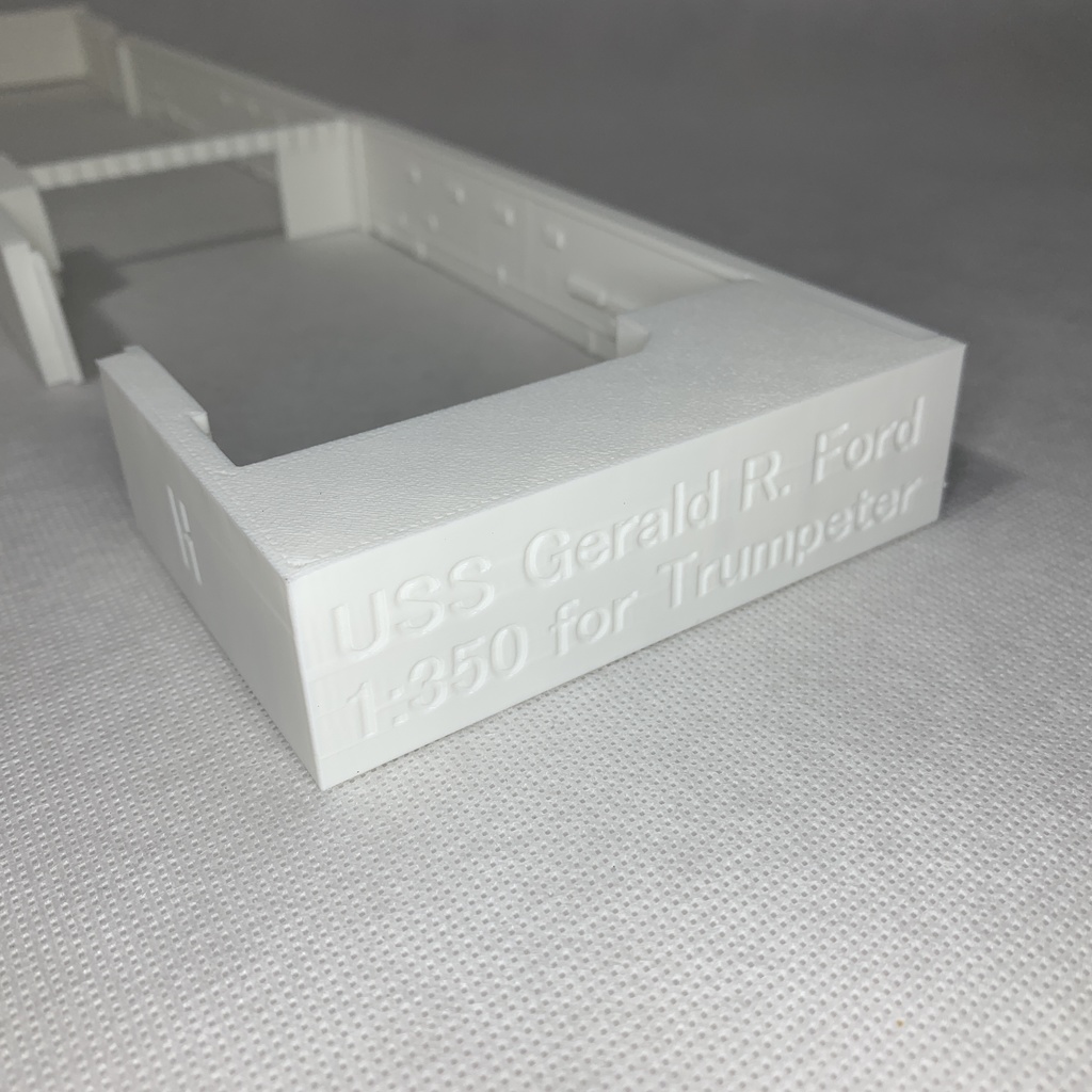 アメリカ海軍 空母 ジェラルド・R・フォード 1/350用 格納庫 3Dプリント レジンパーツ 艦船模型