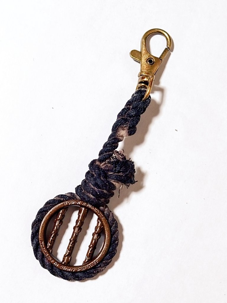 【蓬莱レーヴシルク】蓬莱窓キーホルダー