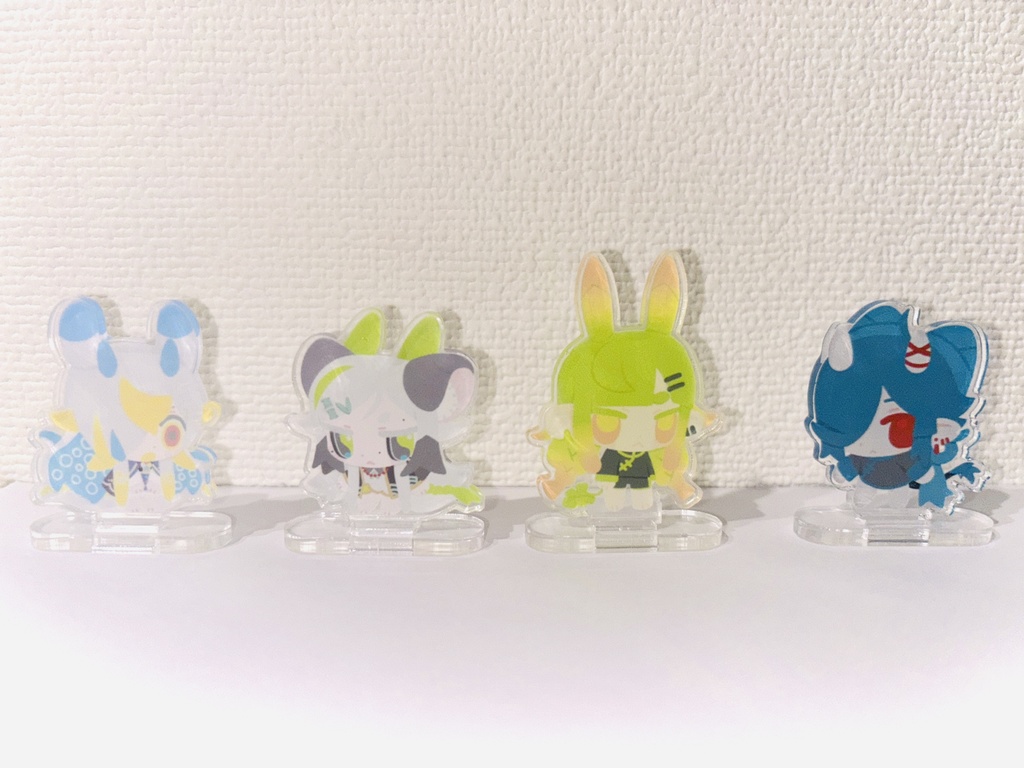 ミニアクリルスタンド　4人といっしょ