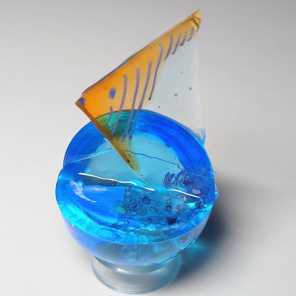 平べったい三角の魚