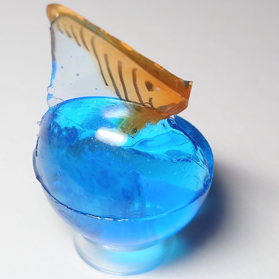 平べったい三角の魚