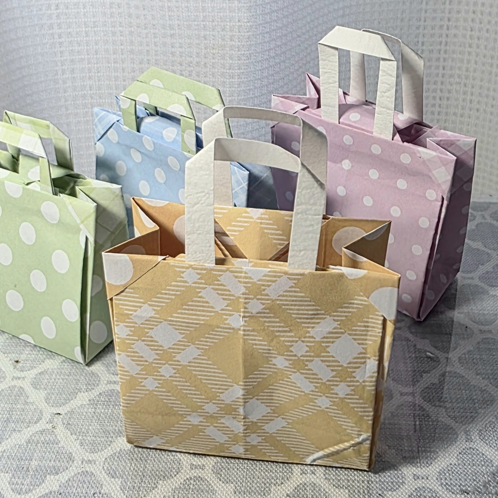 紙の紙袋(折り紙)