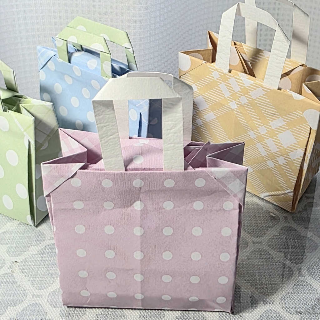 紙の紙袋(折り紙)