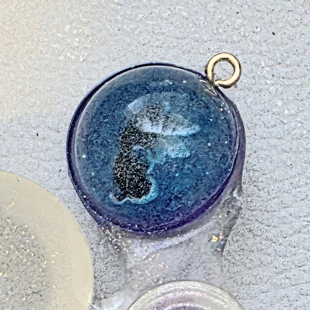 お魚、金魚の丸いレジンコロコロキーホルダー