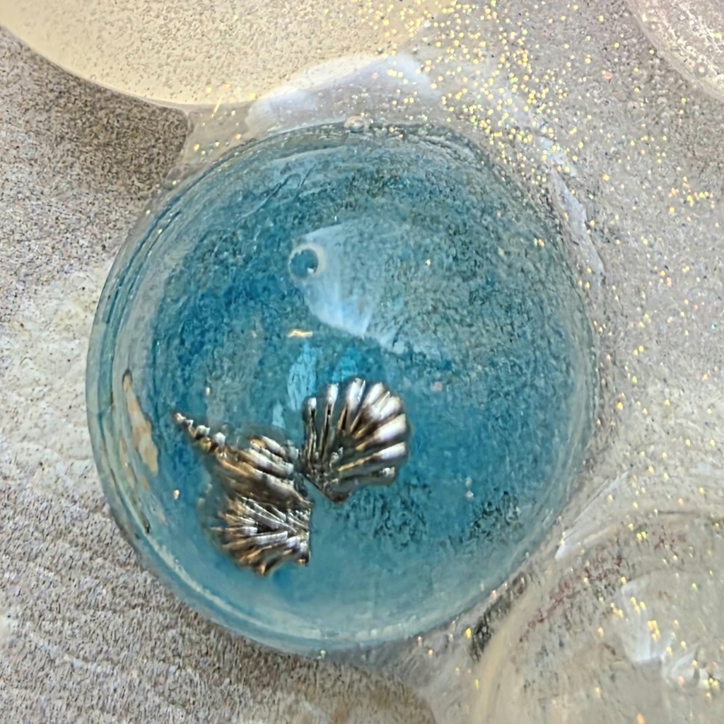 お魚、金魚の丸いレジンコロコロキーホルダー