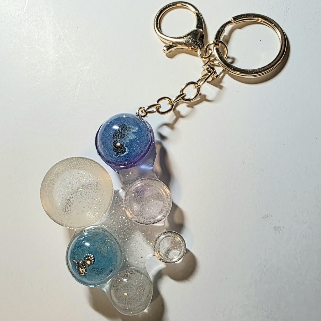 お魚、金魚の丸いレジンコロコロキーホルダー