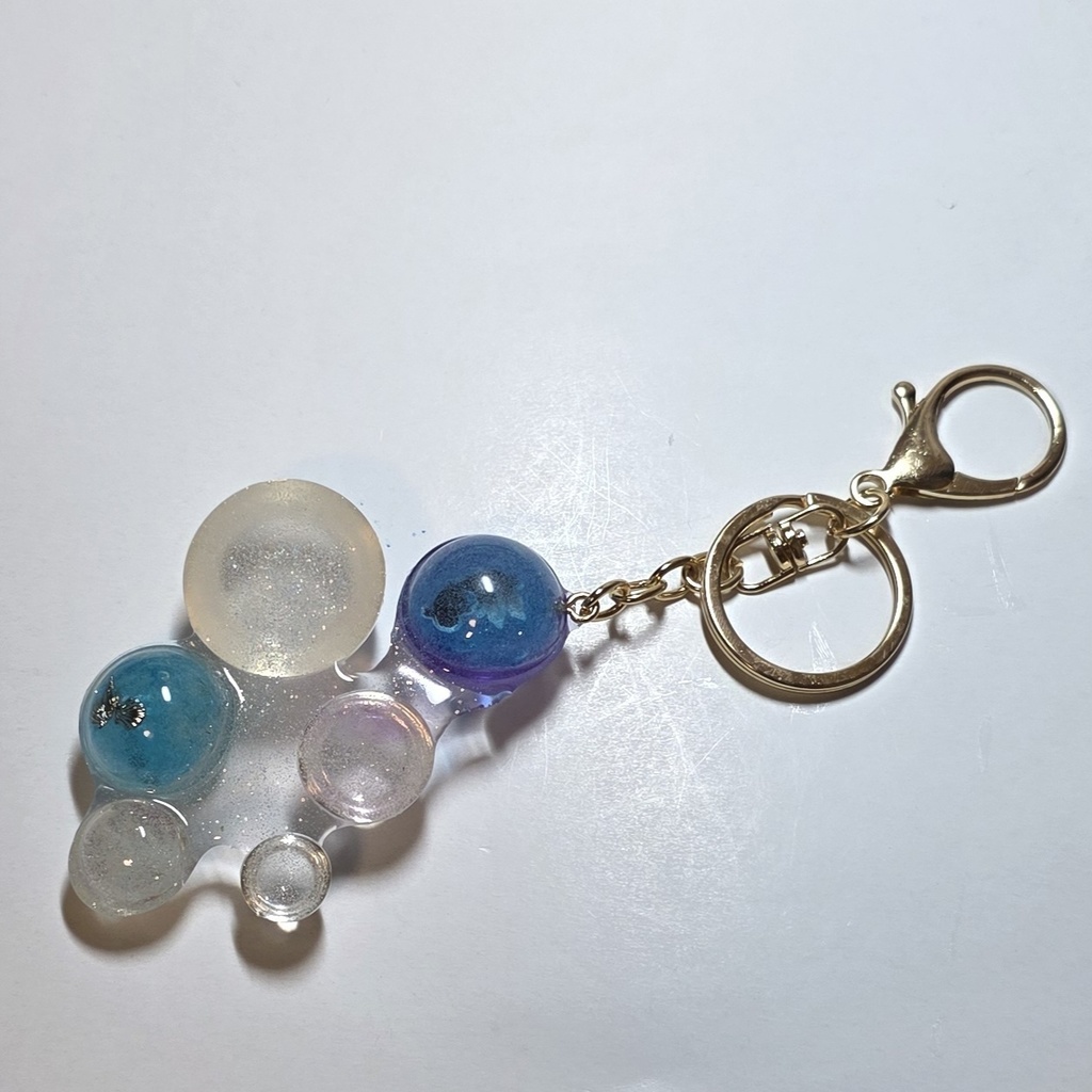 お魚、金魚の丸いレジンコロコロキーホルダー
