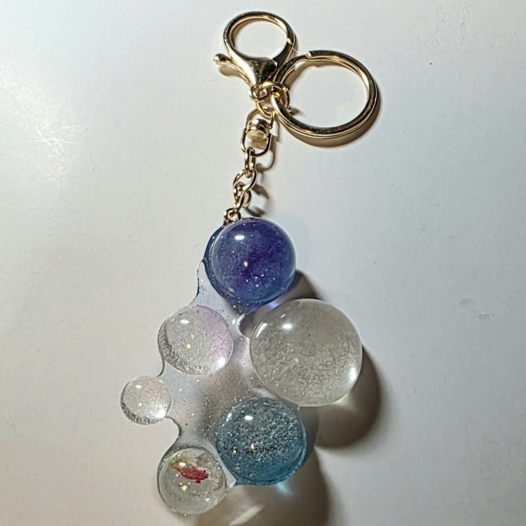 お魚、金魚の丸いレジンコロコロキーホルダー