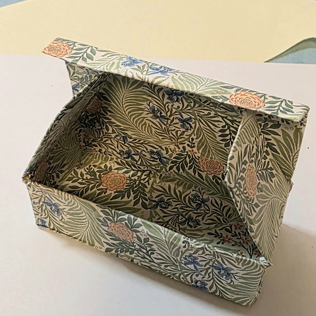 デザインペーパーの箱 2種類