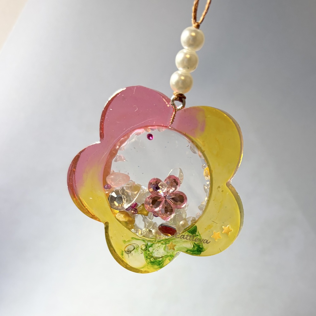 お花のシャカシャカストラップ