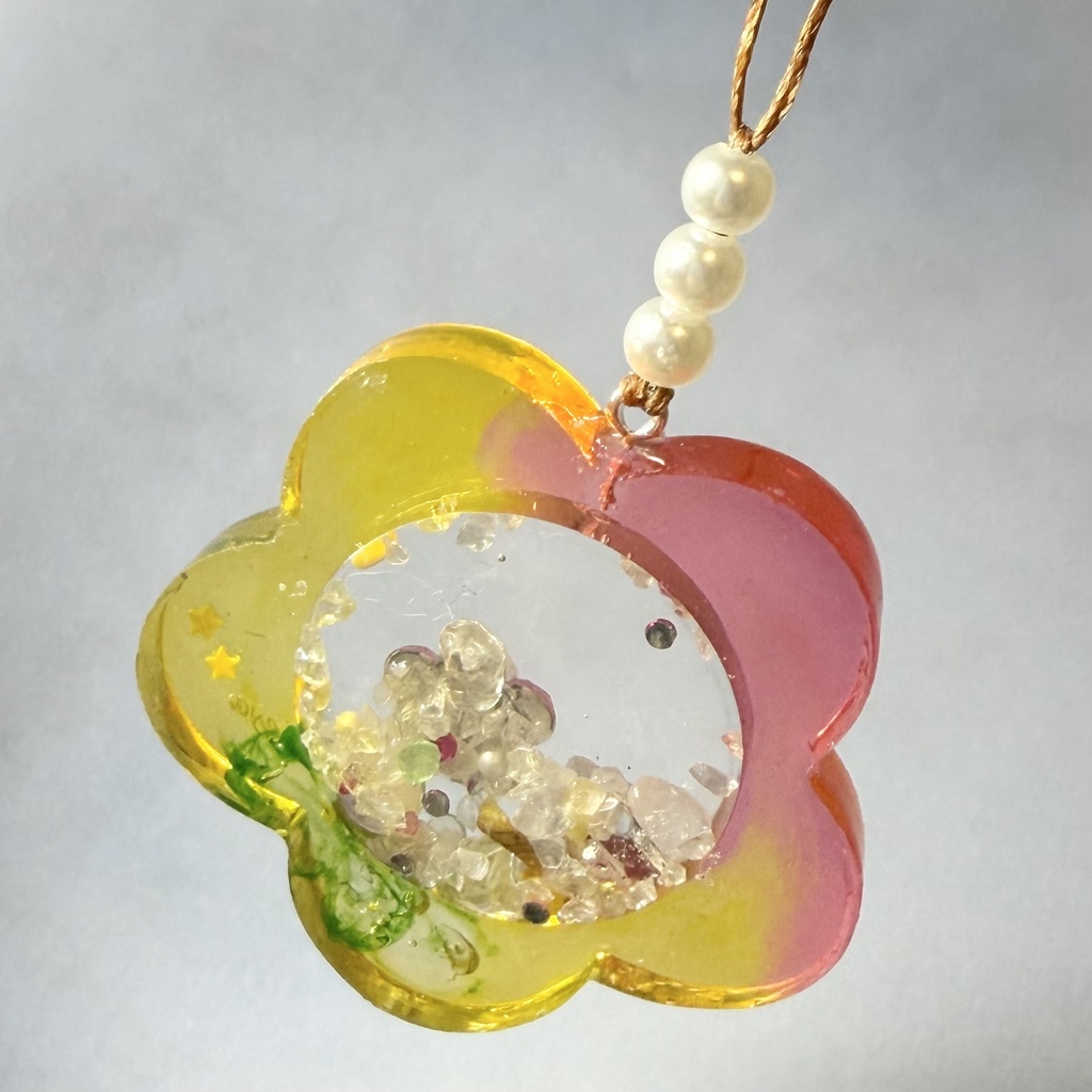 お花のシャカシャカストラップ